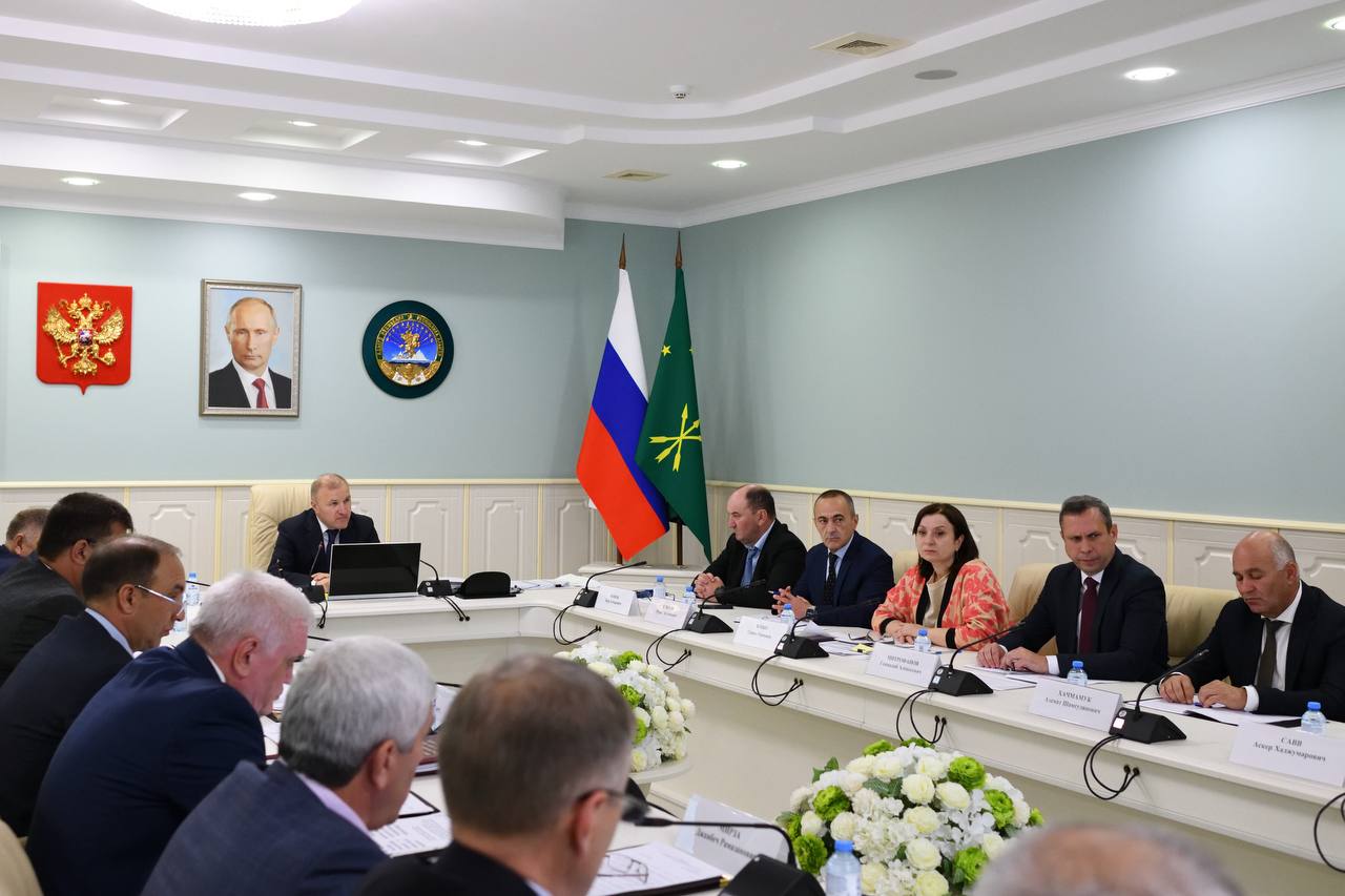 Под председательством Главы Республики Адыгея Мурата Кумпилова обсудили вопросы агропромышленного комплекса.